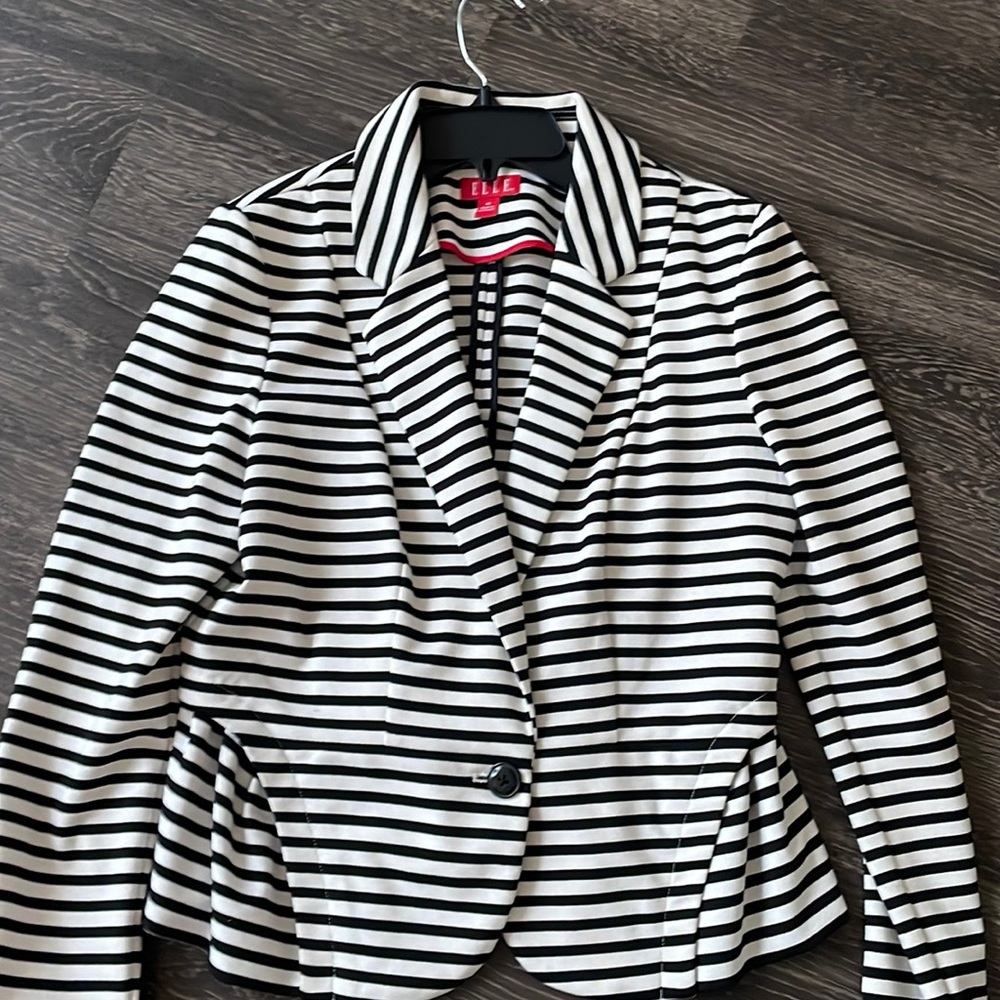 Stretchy peplum blazer